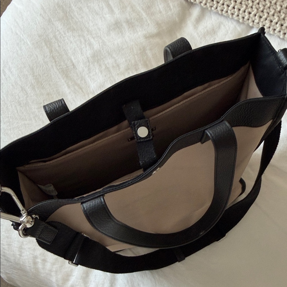 Lululemon Now and Always Tote *15L - Picture 7 of 9